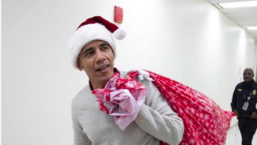 Barack Obama natal bersama anak-anak di rumah sakit
