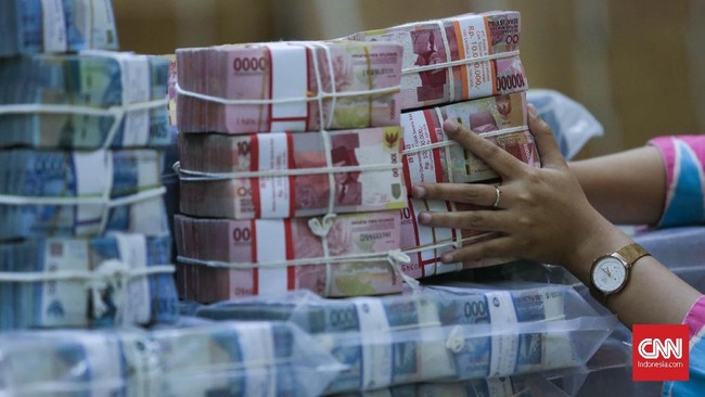 Jumlah tabungan dengan nilai di atas Rp5 miliar melonjak Rp373 triliun pada Agustus 2020. Kenaikan menunjukkan masyarakat kelas ekonomi atas menahan belanja.