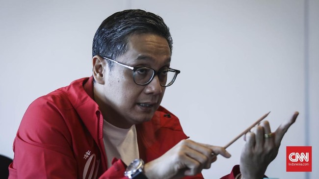 Putra Nababan Sebut Banyak Oknum Netizen Adu Domba Internal PDIP Anggota DPR dari fraksi PDIP Putra Nababan menyebut banyak oknum warganet mengadu domba internal partainya usai perayaan ulang tahun ke-50 mereka.