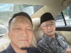 Jenazah Gus Sholah Akan Disemayamkan di Mampang, Jaksel