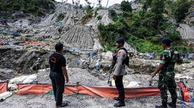 Tangkap 19 Penambang Liar Gunung Botak, Polisi Diadang Warga
