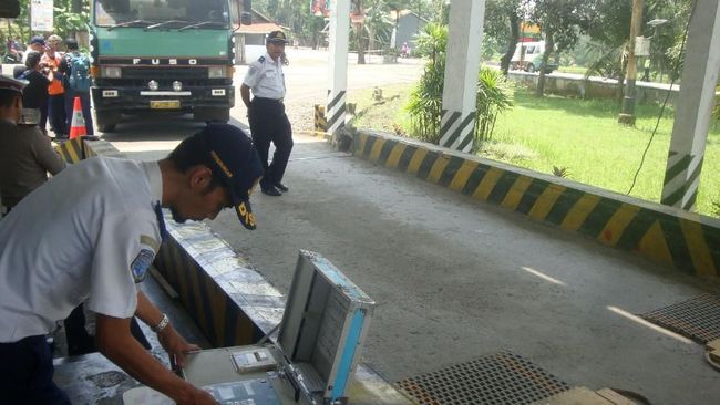 Pelanggaran Truk Paling Banyak Kelebihan Muatan