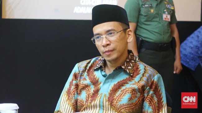Ketua Umum Golkar Airlangga Hartarto mengumumkan langsung bergabungnya mantan Gubenur NTB Muhammad Zainul Majdi (TGB) sebagai kader partainya.