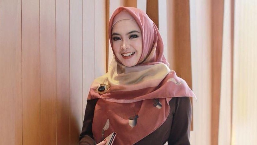 Berikut daftar tujuh artis yang memutuskan terjun ke kancah politik sepanjang 2018.