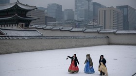 FOTO: Salju Turun di Seoul