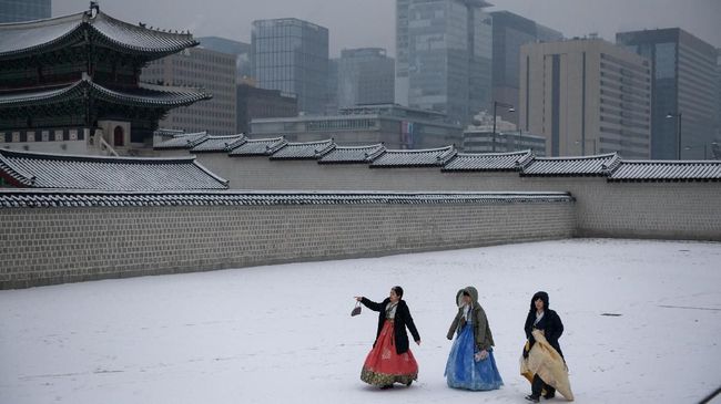 Foto Salju Turun Di Seoul