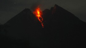 Merapi 8 Kali Luncurkan Lava ke Kali Gendol Sejak Minggu
