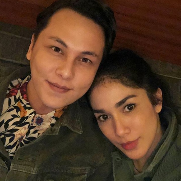 <p>Sudah menikah 6 tahun, Andhika Pratama dan <a href="https://hot.detik.com/celeb/4160863/ussy-sulistiawaty-terjun-langsung-di-bisnis-ini-kata-andhika-pratama" target="_blank">Ussy Sulistiawaty </a>tampil makin mesra nih, Bun. (Foto: Instagram @ andhiiikapratama)</p>