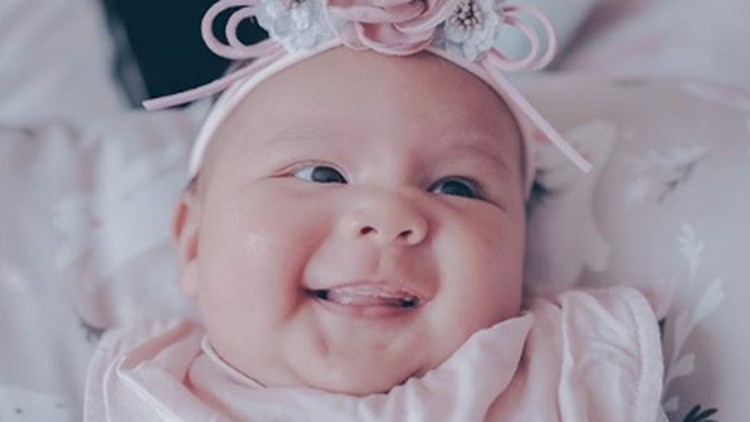 20 Nama Bayi Perempuan dengan Arti Bersinar Bunda dan Ayah bisa memberi nama si kecil dengan makna bersinar. Sebagai doa agar kehidupan, karier, rezeki dan prestasinya terus cemerlang.
