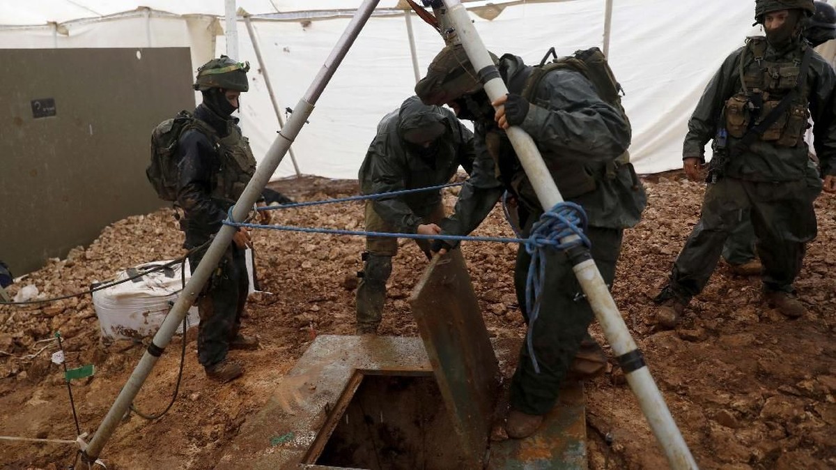 FOTO: Israel Hancurkan Terowongan Hizbullah