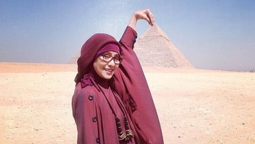 img-title Cerita Ida Royani Rekan Duet Benyamin S Dipandang Aneh Saat Pakai Hijab