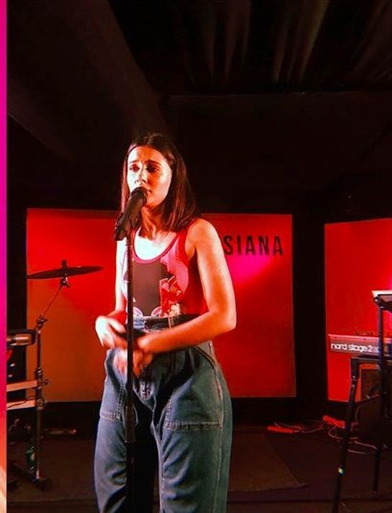 Disney telah merilis offical trailer film terbarunya, Aladdin. Film ini baru dapat kamu tonton pada Maret 2019. Siapa pemeran Jasmine di film ini? Yuk intip!