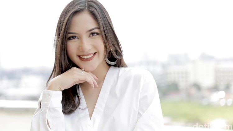 Jessica Mila saat berkunjung ke kantor detikcom.