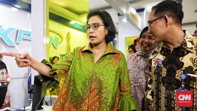 Menteri Keuangan Sri Mulyani menyatakan defisit APBN sudah tembus Rp289,1 triliun per Oktober kemarin, naik dibanding posisi Agustus yang baru Rp199,1 triliun.