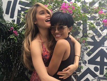 Cinta Laura Cerdas & Disiplin, Ini Gaya Parenting Sang Bunda