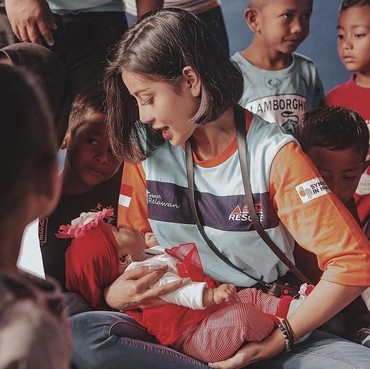 4 Kebaikan Hati Awkarin yang Jadi Sorotan