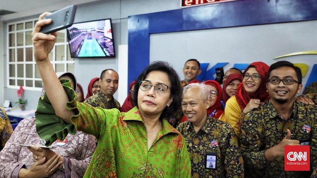 Menteri Keuangan Sri Mulyani menyatakan pekan ini ia akan merilis aturan denda bagi pengusaha yang menolak memarkirkan devisa hasil ekspornya ke dalam negeri.