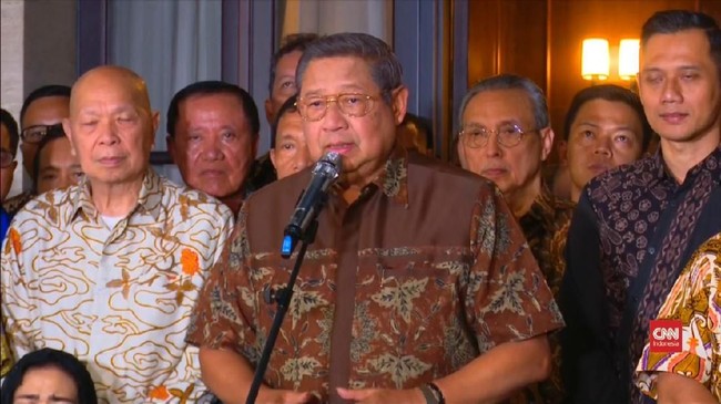 SBY mengatakan media tidak memberi ruang cukup memadai bagi rakyat untuk melihat visi dan misi para capres-cawapres.