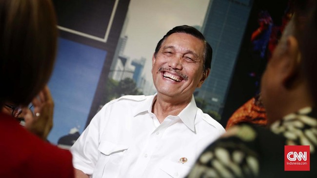 Menko Luhut membuka perdana saluran youtube-nya dengan menanggapi soal sebutan Lord, The Real RI-1, hingga Menteri Segala Urusan.