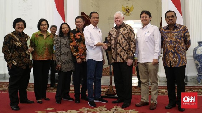 Presiden Joko Widodo menyebut keberhasilan membeli mayoritas saham Freeport adalah bukti dirinya bukan kepanjangan antek asing.
