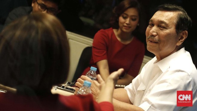 Menteri Koordinator Bidang Kemaritiman Luhut Binsar Pandjaitan meminta investor untuk menggandeng partner lokal sebagai syarat untuk mengembangkan KEK Morowali.