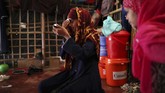 FOTO: Perjuangan Gadis Rohingya Masuk Kampus Bangladesh Hari pertama tahun ajaran, seorang imigran Rohingya dari Myanmar, Formin Akter, berjuang keras untuk dapat beradaptasi di salah satu universitas di Bangladesh.