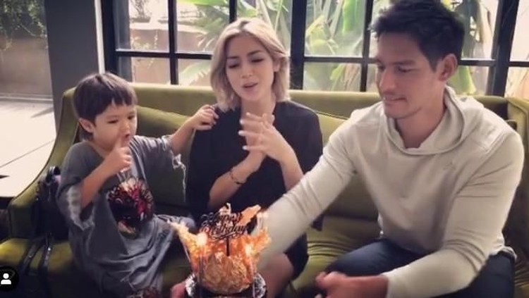 Jessica Iskandar dikabarkan sudah lamaran lho, Bun. Simak cerita lengkapnya yuk.