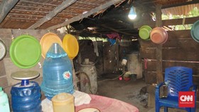 Kado Akhir Tahun Buat Emak-emak Banggai, Lampu Hemat Energi