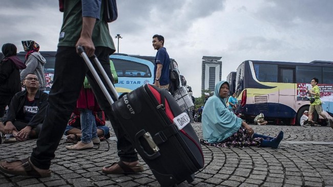 Pemprov DKI Jakarta menyiapkan program bus gratis untuk melayani masyarakat pada mudik dan arus balik lebaran tahun ini.