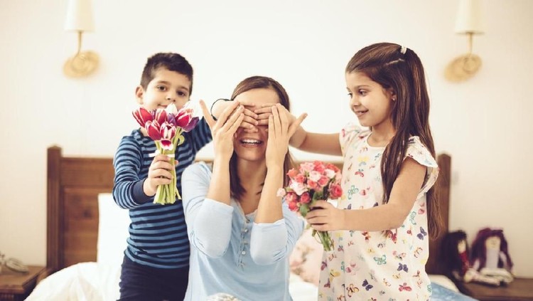 Selamat Hari Ibu untuk para ibu perkasa di dunia. Berikut HaiBunda sajikan quotes spesial untuk para Bunda.