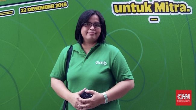 Perjuangan Saami sebagai single mom dengan dua anak yang salah satunya mengidap kanker getah bening membuatnya bekerja keras dan menjadi pengemudi taksi online.