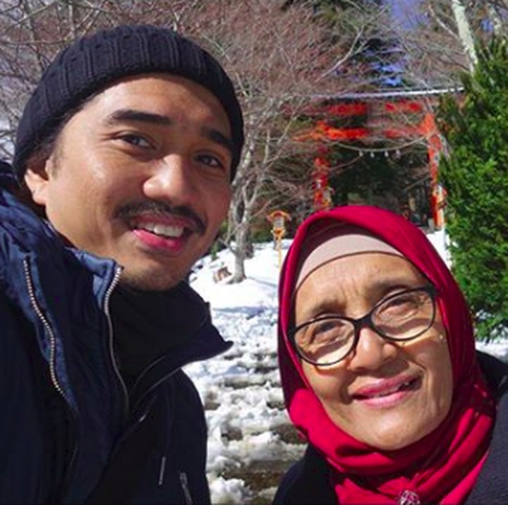 Salam cinta dari vokalis Sheila on 7, Duta, untuk semua ibu, istri dan perempuan di dunia. (Foto: Instagram/duta507)