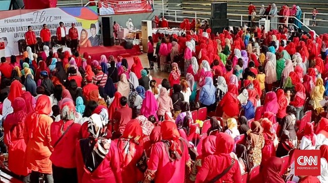 Sekjen PDIP Hasto Kristiyanto berpesan agar para perempuan Banten turut melakukan blusukan seperti Jokowi guna mendukung pemenangan Pilpres 2019.
