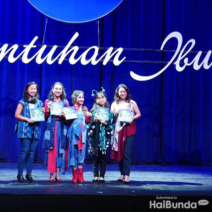 <p>Menyambut Hari Ibu, NIVEA mempersembahkan drama musikal lewat kampanye 'NIVEA #SentuhanIbu Drama Musikal Dongeng Pohon Impian' yang digelar pada 22 Desember 2018 di Ciputra Artpreneur Theater.</p>