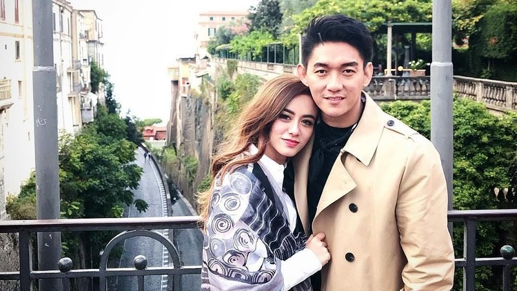 Ibunda istri Ifan 'Seventeen', Dylan Sahara, mengaku ikhlas mengantar kepergian ananda tercinta untuk selamanya.