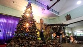 FOTO: Bersiap Merayakan Cahaya Natal Menyambut perayaan Natal esok, 25 Desember 2018, umat Kristiani di berbagai belahan Nusantara dan pusat perbelanjaan melakukan bermacam persiapan.