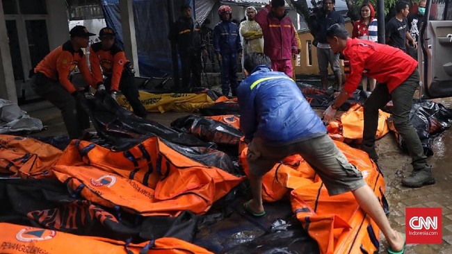 Dirut RSUD Tarakan Dian Ekawati mengatakan ada 54 orang rombongan terdiri dari 20 orang merupakan karyawan rumah sakit dan sisanya anggota keluarga.