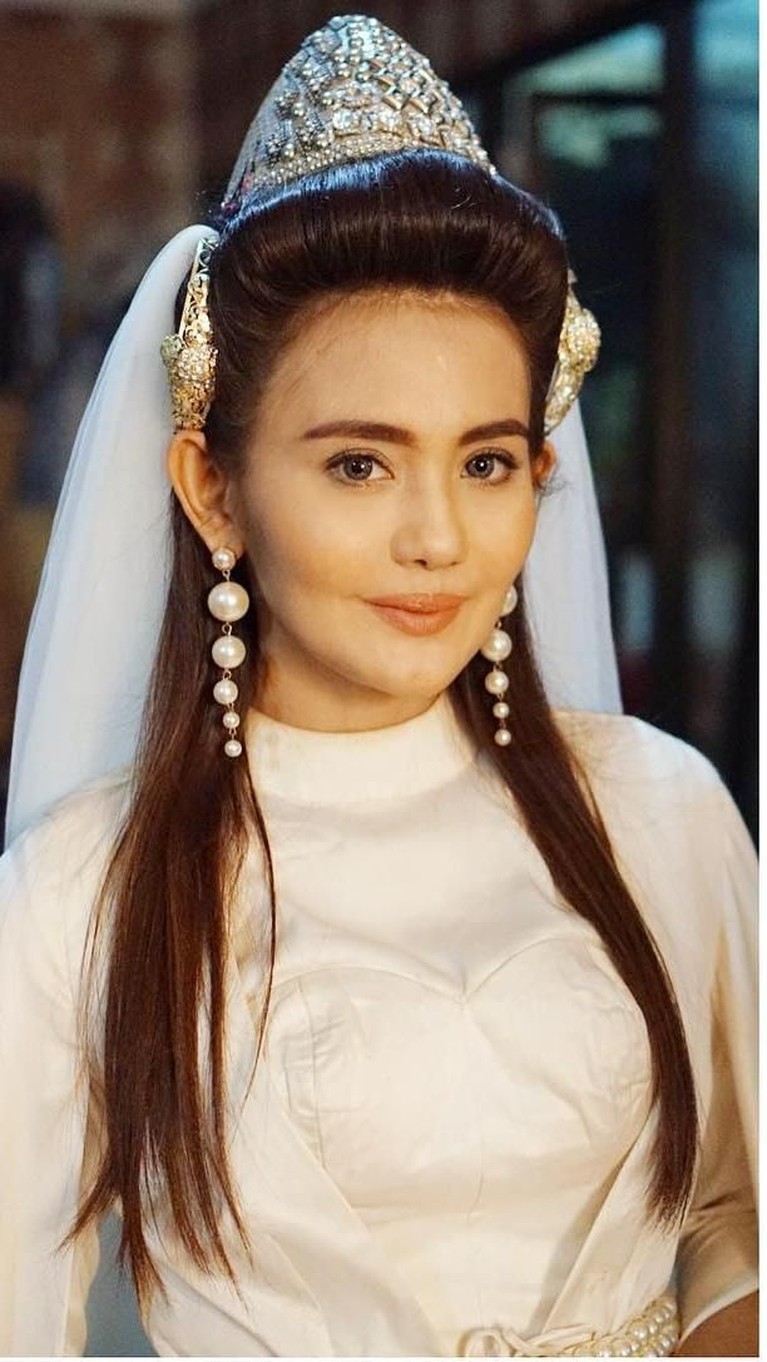 6 Pesona Uli, Istri Almarhum Herman Seventeen Berikut enam pesona dari istri almarhum Herman Seventeen, Juliana Moechtar.