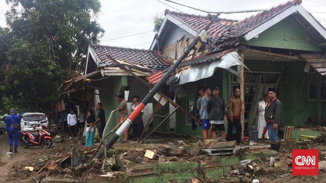 Korban luka bertambah menjadi 843 orang, dan jumlah orang hilang bertambah hingga 28 orang.