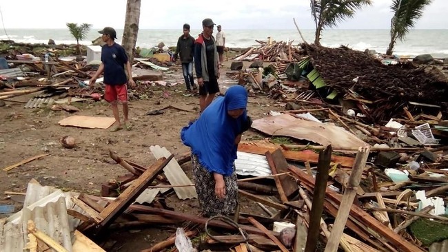 PVMBG menyatakan akan mengirim tim untuk meneliti lebih lanjut terkait penyebab tsunami Selat Sunda yang terjadi pada Sabtu (22/12) malam.