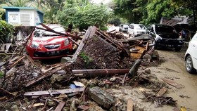 Khawatir Tsunami Susulan, Warga Anyer Mengungsi ke Mancak