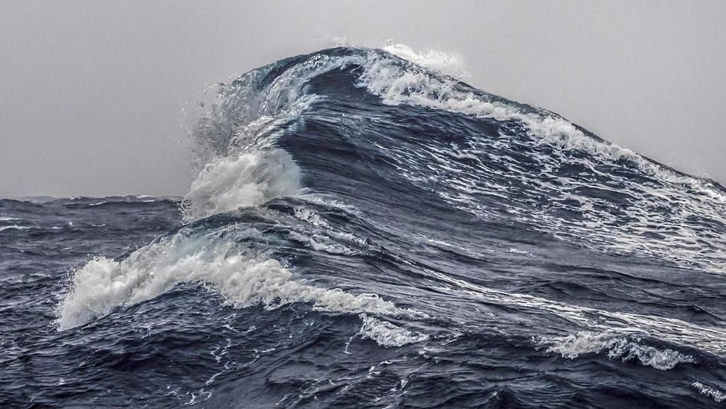 Satelit Deteksi Gelombang Raksasa di Pasifik, Tingginya 20 Meter