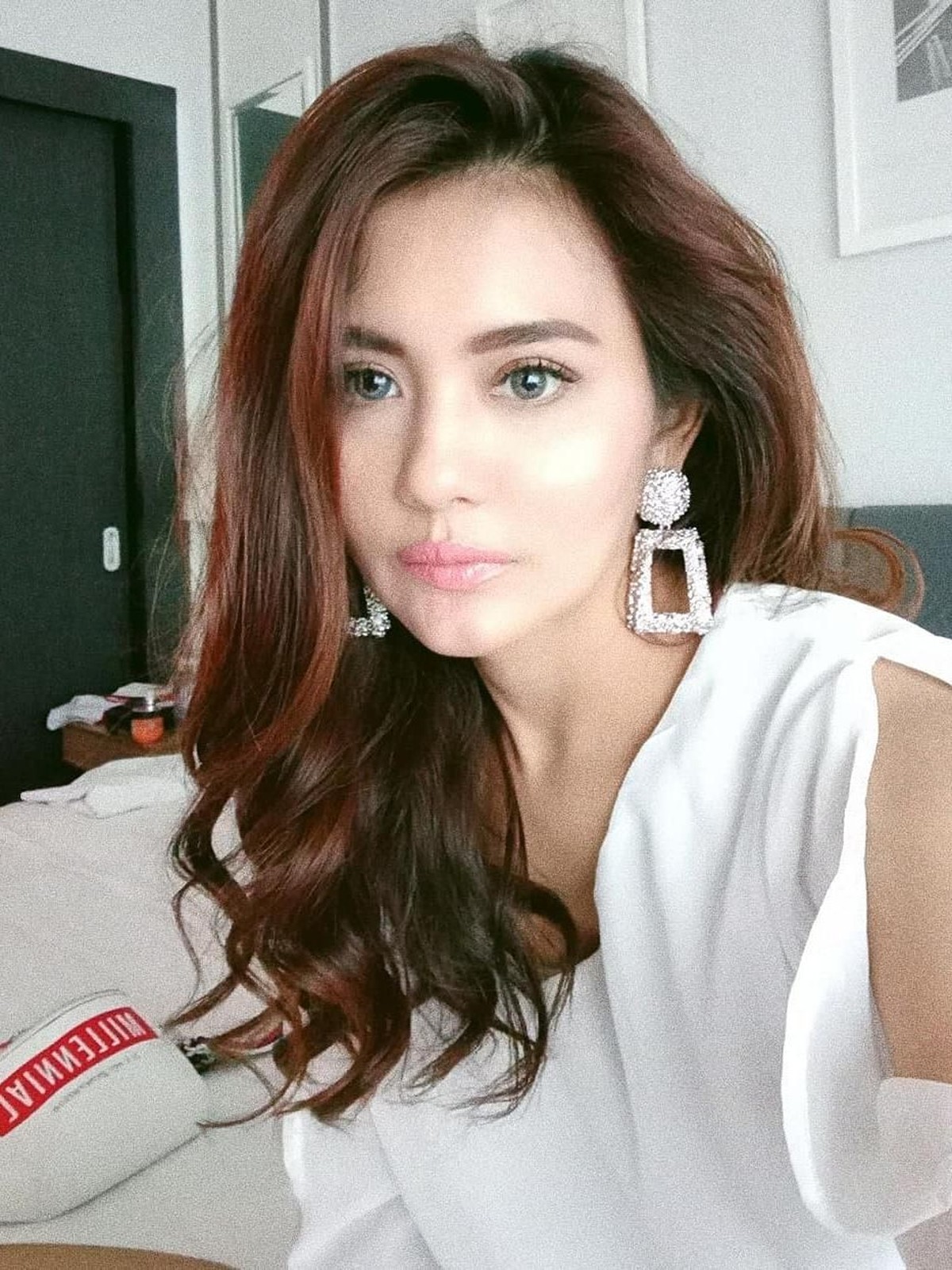 Berikut enam pesona dari istri almarhum Herman Seventeen&comma; Juliana Moechtar&period;