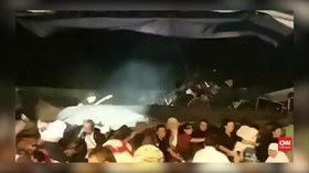 VIDEO: Detik-detik Seventeen Diterjang Gelombang Tinggi