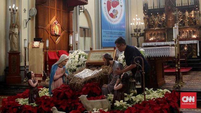 FOTO: Bersiap Merayakan Cahaya Natal