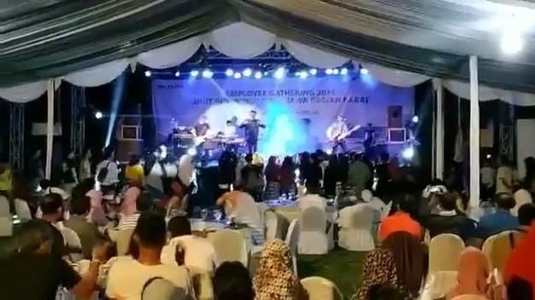 6 Ucapan Duka Para Selebriti untuk Tsunami Banten Indonesia berduka atas bencana tsunami di Anyer, Banten, pada Sabtu (22/12) malam. Para selebriti pun mengucapkan rasa duka mereka kepada para korban bencana.