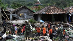 Trauma Rokib, Bulan Purnama dan Terjangan Tsunami