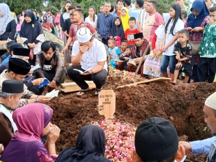 Si Sulung Tiada, Bayi Mungil Putri Aa Jimmy Kini Sebatang Kara