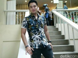 Kriss Hatta dan Sherry Jolieca Makin Terbuka di Medsos Soal Kedekatan