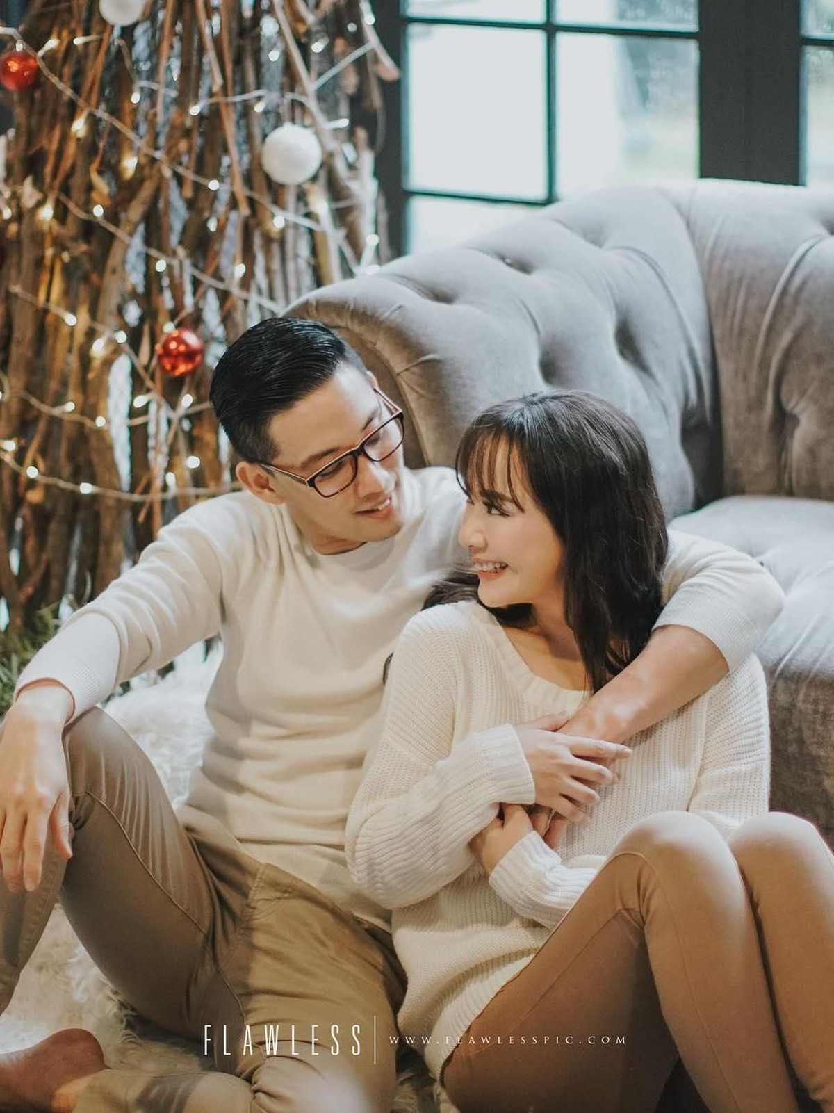 Jelang Natal&comma; enam selebriti membagikan keceriannya lewat sebuah foto di akun Instagram mereka&period;